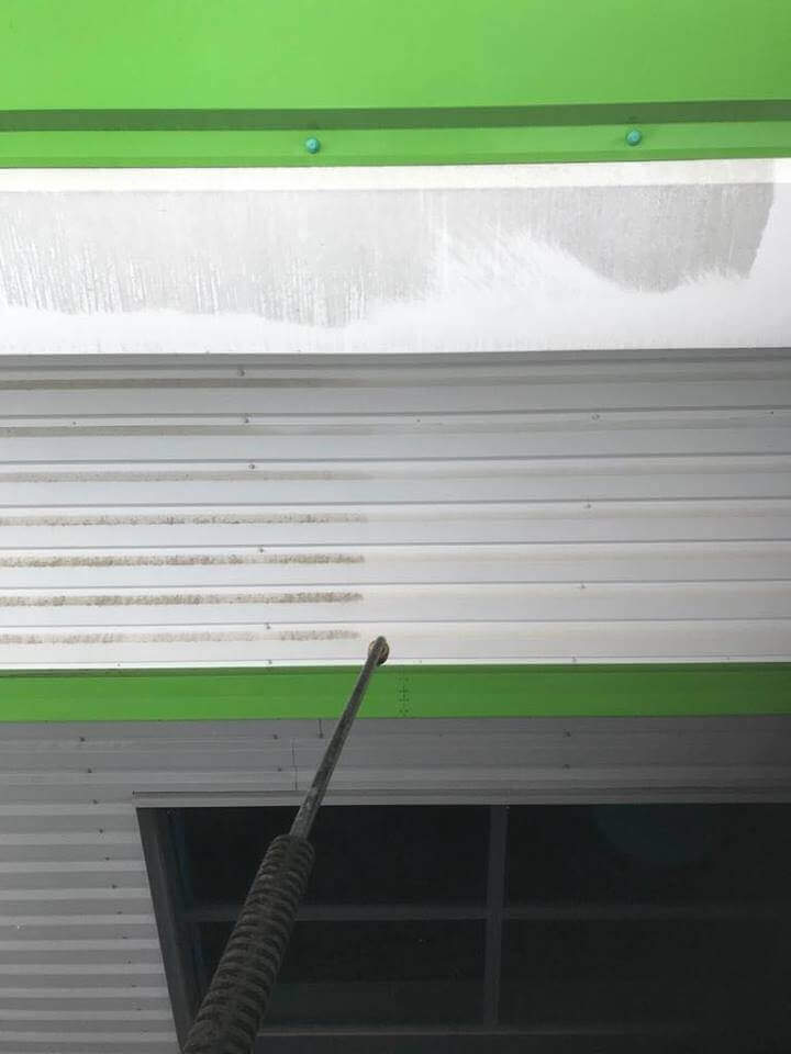 Cladding Cleaning Settle